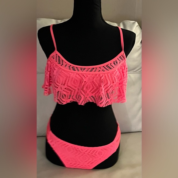 Becca Pink Crochet Bikini, size medium - Picture 1 of 12